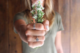 The daisy ring is the perfect gift for her. Flower jewelry that will last