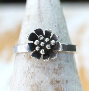 Daisy ring flower ring by dreaming tree creations
